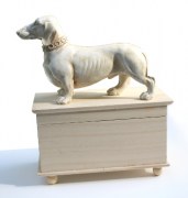 Urn steen hout teckel wit